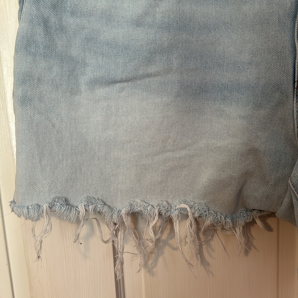Madewell Relaxed Denim Light Wash Blue Shorts Raw Hem Size 16W - Picture 5 of 11